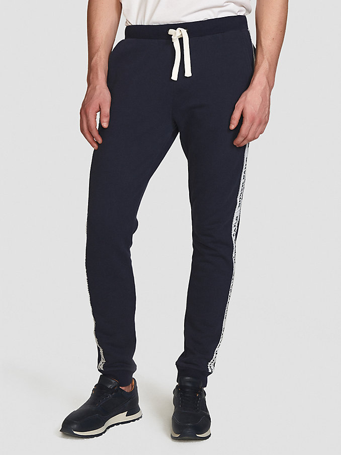 joggers without elasticated bottoms